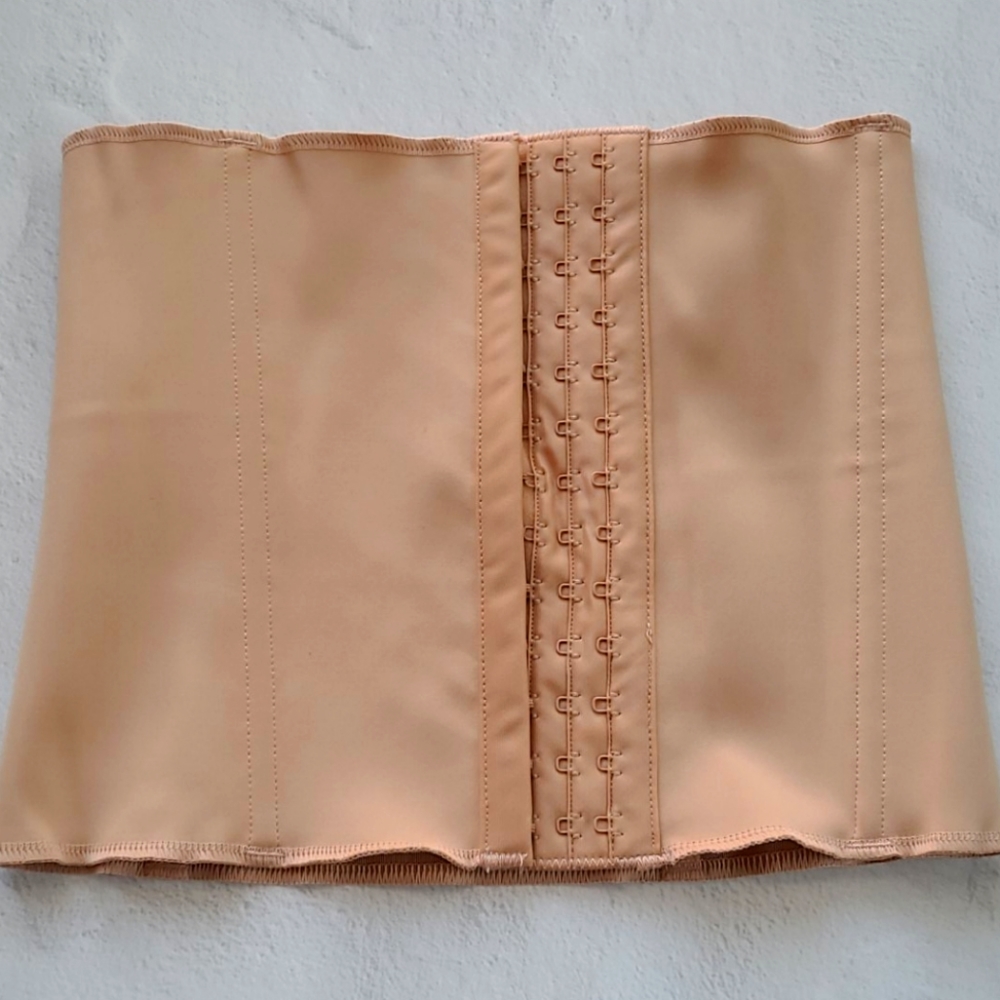 SKIMS Waist Trainer in Clay